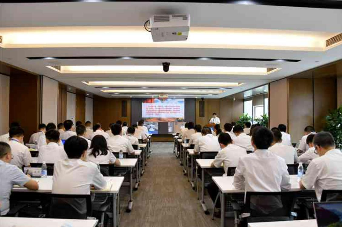 西南公司召开“初心党校”党史学习教育第二场宣讲报告会